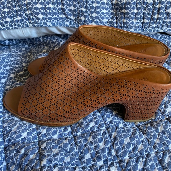 Gentle Souls by Kenneth Cole Post Laser-Cut Leather Mules Saddle - Picture 9 of 15